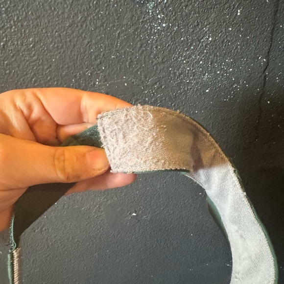 Nike Oregon Ducks Green Visor with Yellow Oregon Logo - Picture 3 of 4